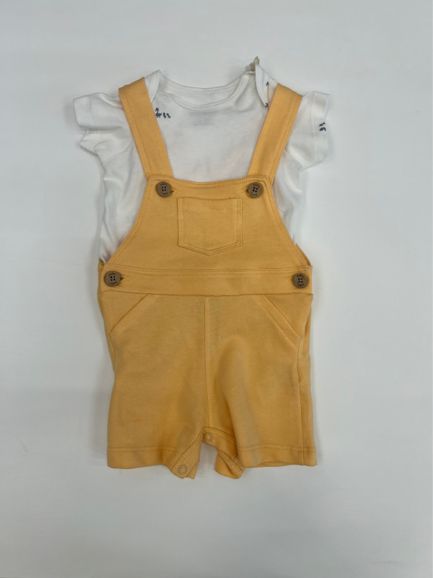 JUMPER AMARILLO CON CAMISA BLANCA